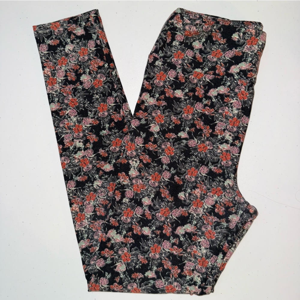 LuLaRoe Black and Red Floral Leggings One Size